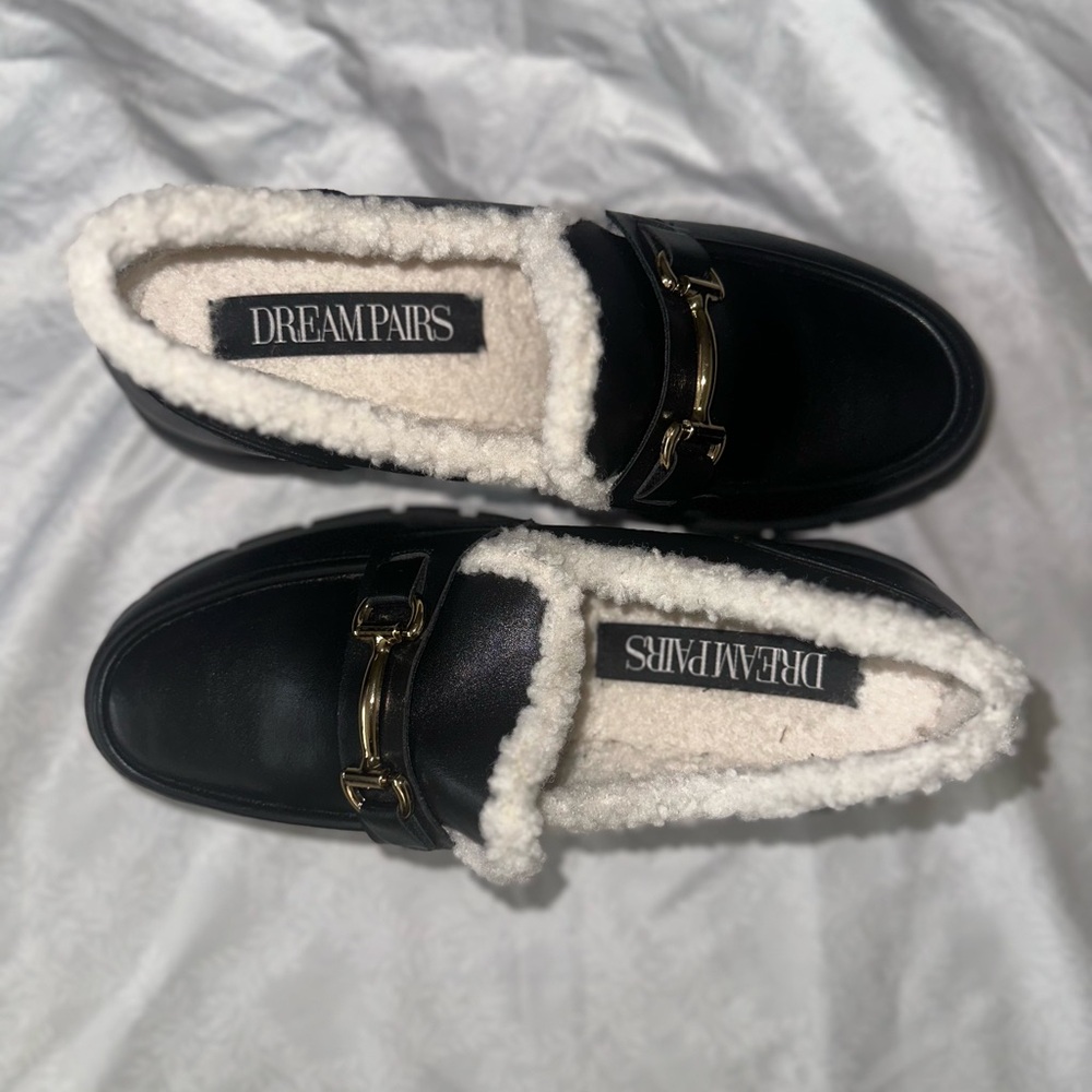 Dream Pairs Black Flats with Cozy Lining